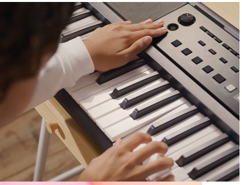 Yamaha PSR-E383 Portable keyboard with 61 keys