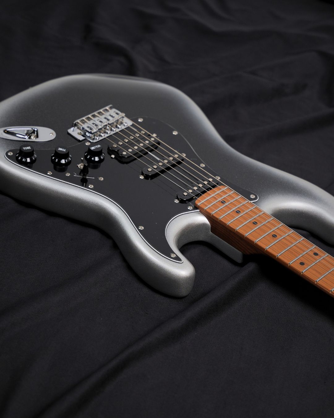 SQOE SEST610 HSS DARK KNIGHT SERIES - BLACK