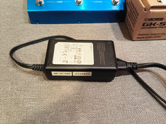 BOSS VG-800 V-Guitar Processor with gk 5 pickup and adopter only 2 days old