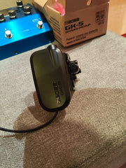 BOSS VG-800 V-Guitar Processor with gk 5 pickup and adopter only 2 days old